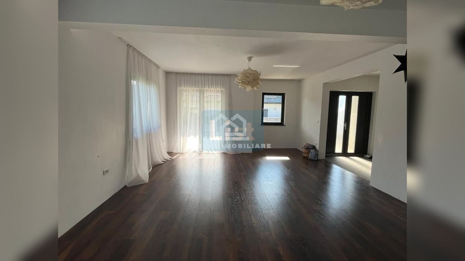 COMISION 0% Casă individuală P+M | 243 mp utili | Teren 664 mp | Garaj — 6