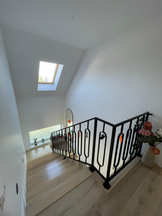 Vilă modernă P+1E cu foișor, beci și garaj – teren 3.000 m², finisaje premium