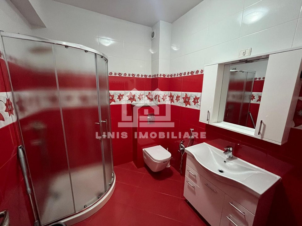 Apartament spațios de 3 camere, 120 mp, situat în centrul orașului 